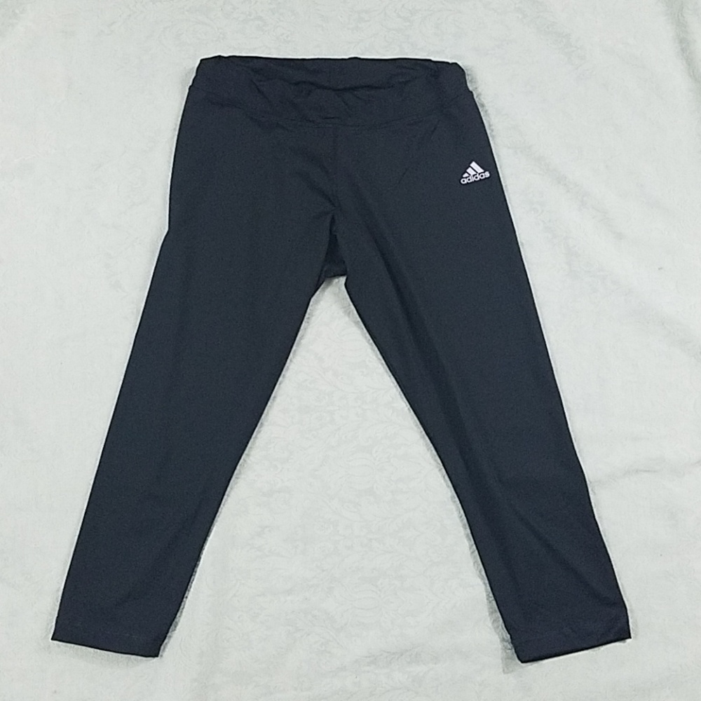 EUC Adidas black climalite athletic leggings capri